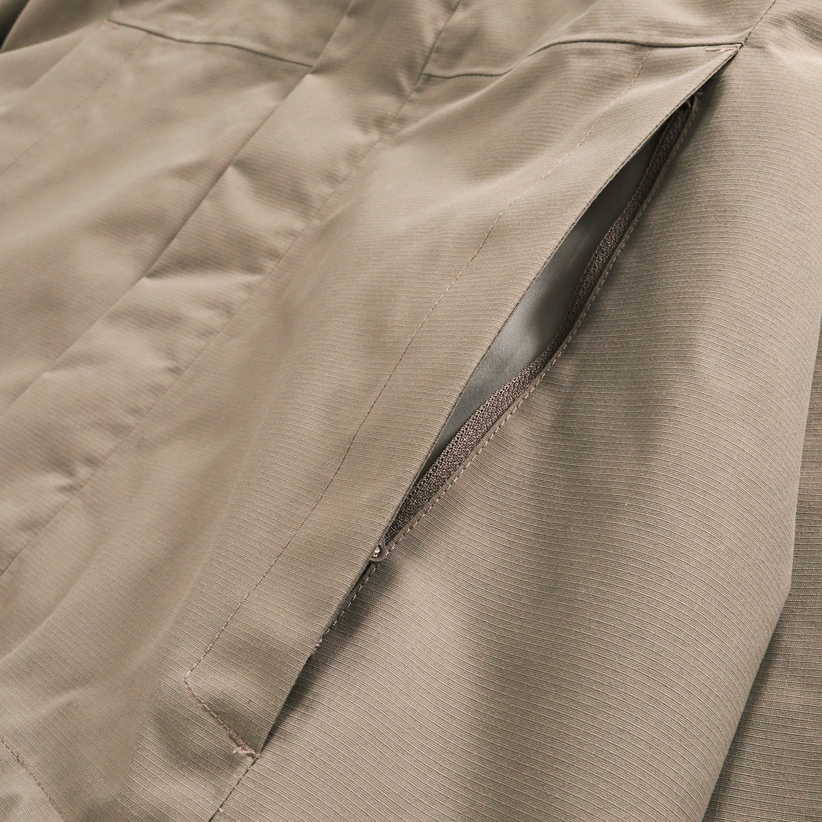 Women's Hillwalker 2.0 InterActive Gore-Tex Waterproof Jacket - Natural