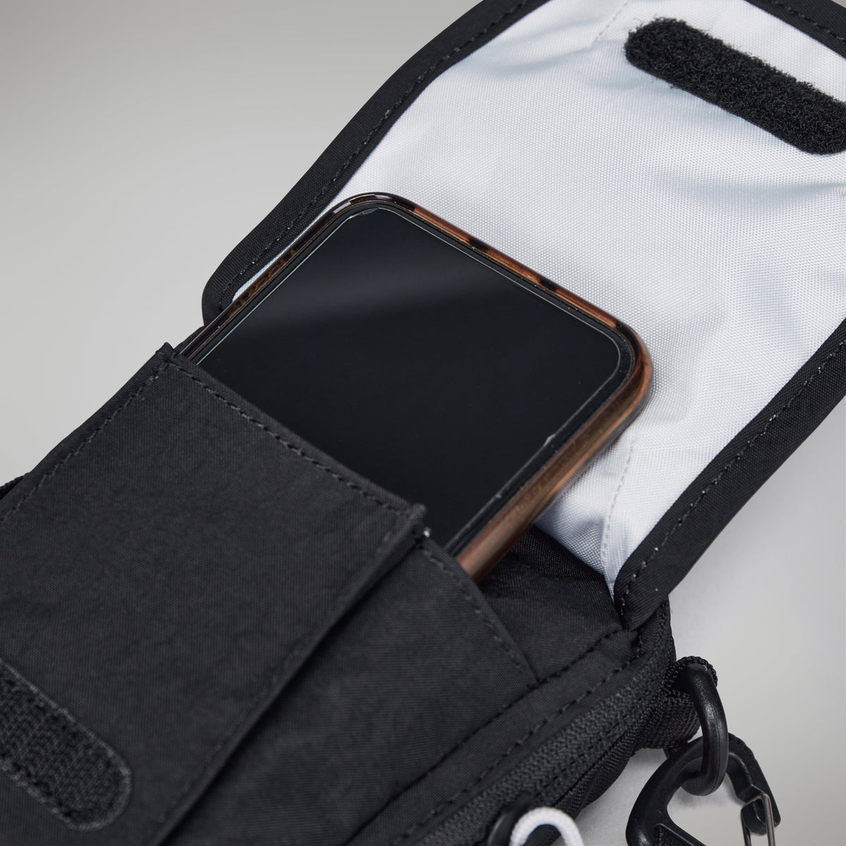 Unisex Logo-Umhängetasche Small - Schwarz