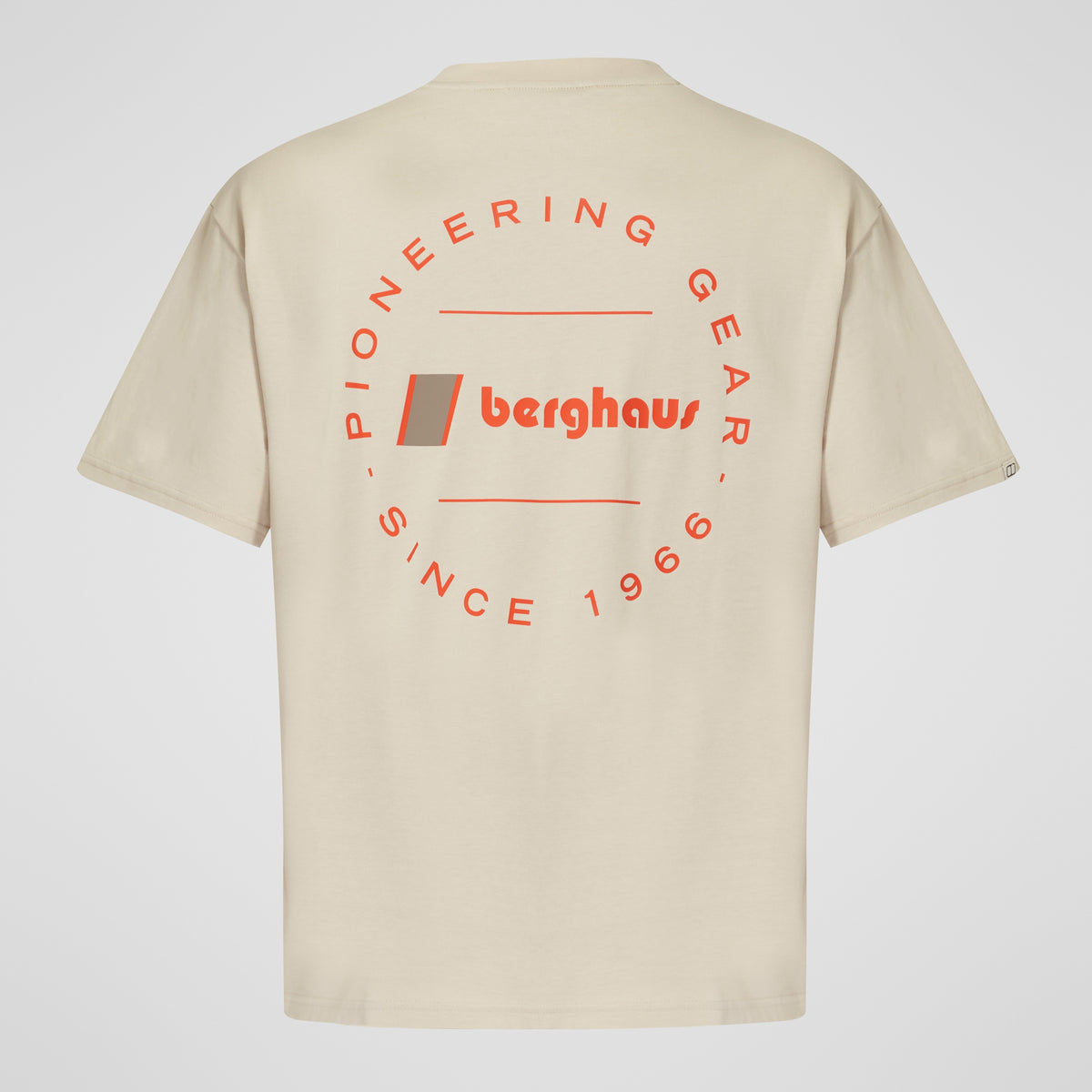 Unisex Pioneer T-Shirt mit kreisförmigem Logo – Stone